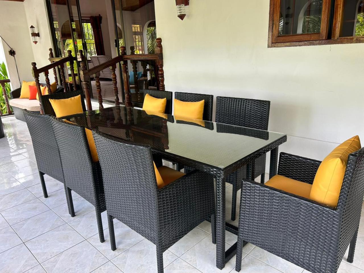 Elilia's Haven * Beau Vallon (Mahe)